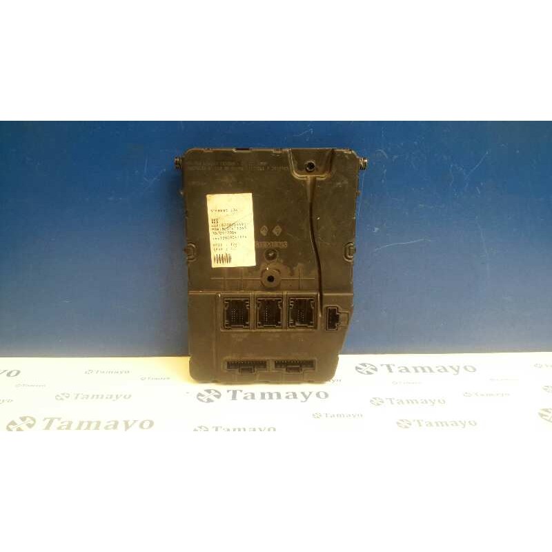 Recambio de caja reles / fusibles para renault megane ii berlina 5p 1.9 turbodiesel referencia OEM IAM 8200309691  8200411363