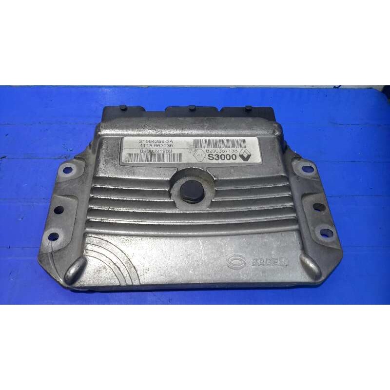 Recambio de centralita motor uce para renault scenic ii 1.6 16v referencia OEM IAM 8200387138 215842882A 8200321263