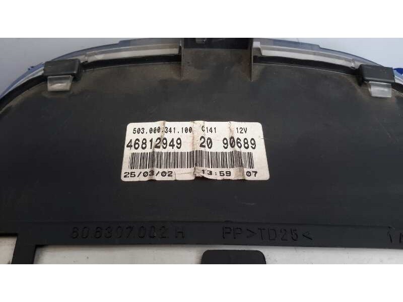 Recambio de cuadro instrumentos para fiat punto berlina (188) 1.9 diesel eco referencia OEM IAM 46812949 468129492090689 5030003