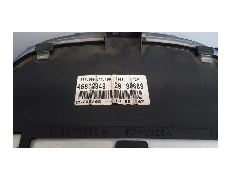 Recambio de cuadro instrumentos para fiat punto berlina (188) 1.9 diesel eco referencia OEM IAM 46812949 468129492090689 5030003