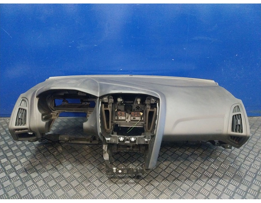 Recambio de salpicadero para ford focus (2014-2018) iii 1.5 tdci referencia OEM IAM VPBM5XA04320A 621747600E BM51A018W18