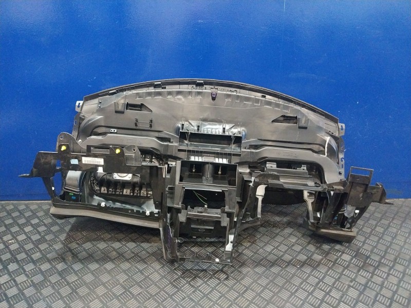 Recambio de salpicadero para ford focus (2014-2018) iii 1.5 tdci referencia OEM IAM VPBM5XA04320A 621747600E BM51A018W18