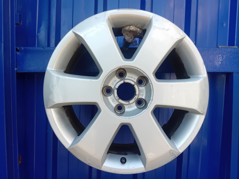 Recambio de llanta para » otros... modelos referencia OEM IAM 8H0601025A  