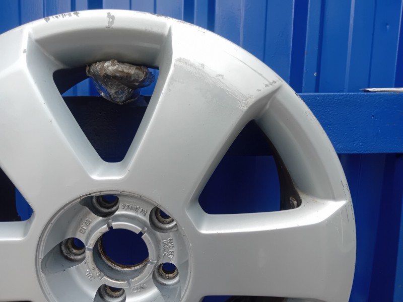 Recambio de llanta para » otros... modelos referencia OEM IAM 8H0601025A  