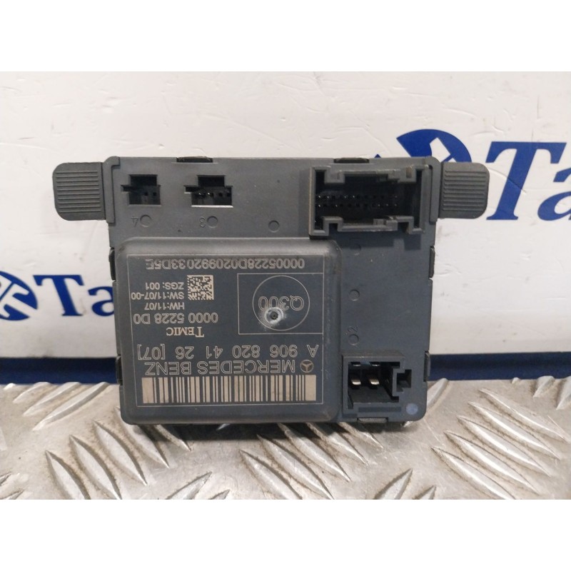 Recambio de modulo confort para mercedes-benz sprinterii caja cerrada (desde 01.06) referencia OEM IAM A9068204126  00005228D0
