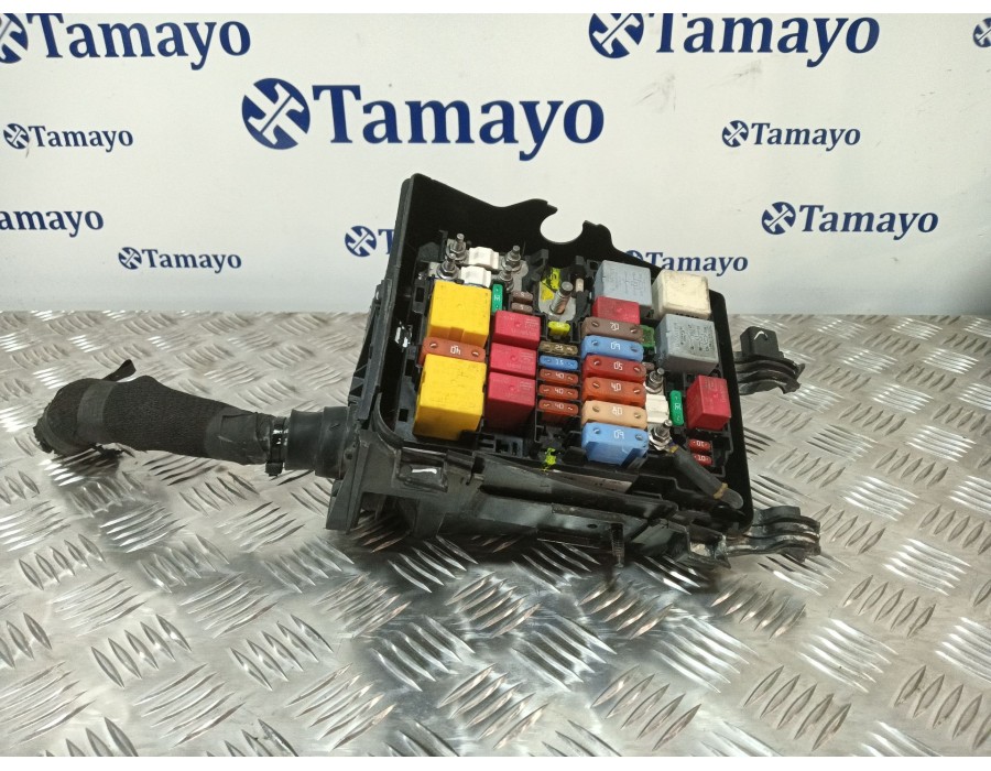 Recambio de caja reles / fusibles para citroën c3 iii (sx) 1.6 bluehdi 75 referencia OEM IAM A006C801L2  