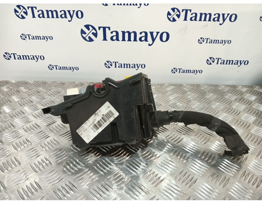 Recambio de caja reles / fusibles para citroën c3 iii (sx) 1.6 bluehdi 75 referencia OEM IAM A006C801L2  