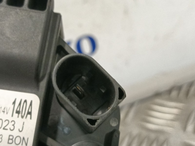 Recambio de alternador para volkswagen golf vii lim. referencia OEM IAM 04E903023  