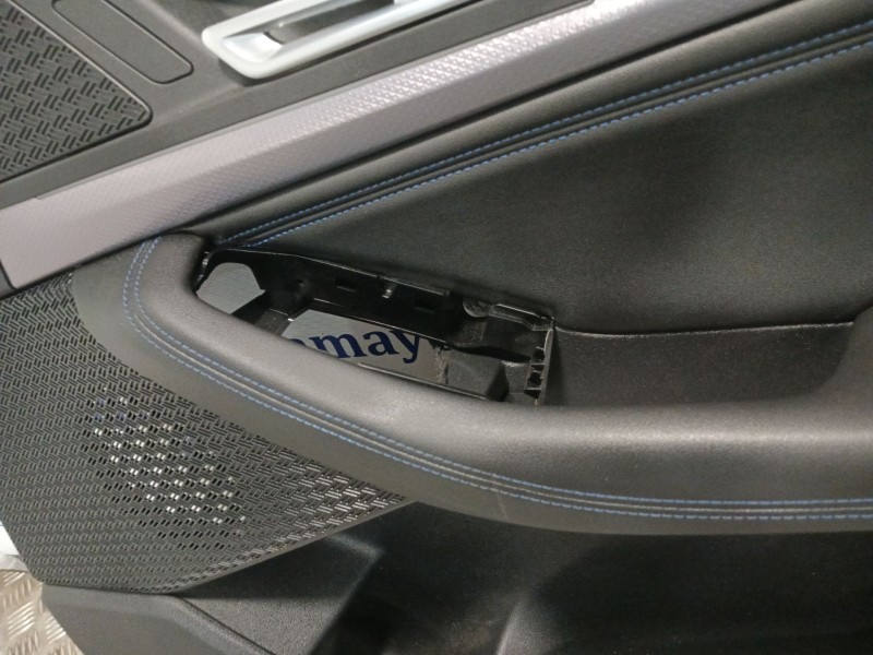 Recambio de guarnecido puerta delantera derecha para bmw 2 active tourer (u06) 220i mild hybrid referencia OEM IAM 20466710  