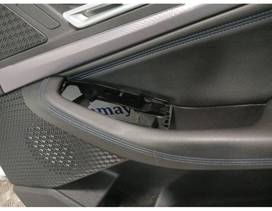 Recambio de guarnecido puerta delantera derecha para bmw 2 active tourer (u06) 220i mild hybrid referencia OEM IAM 20466710  