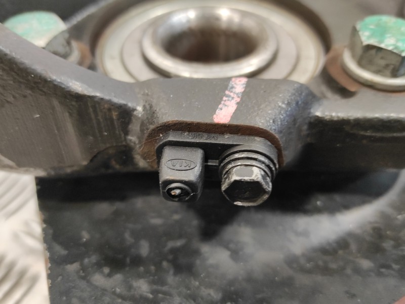 Recambio de mangueta delantera derecha para kia carnival 2.9 crdi cat referencia OEM IAM   