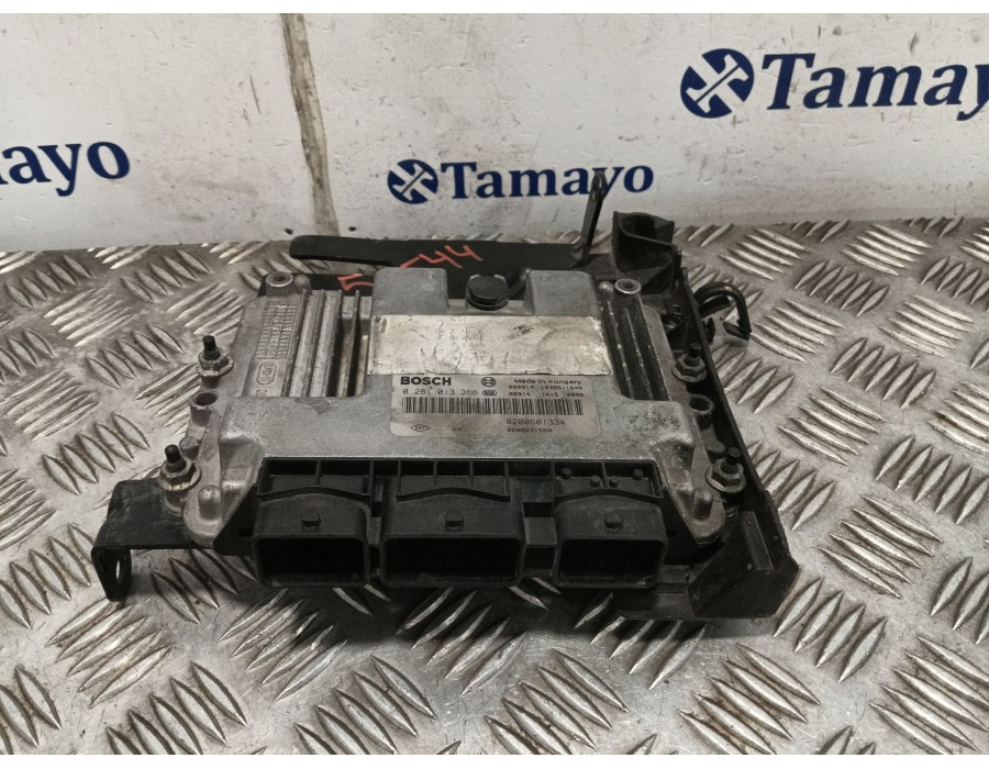 Recambio de centralita motor uce para renault scenic ii grand scenic ii referencia OEM IAM 0281013366 8200631560 8200601334