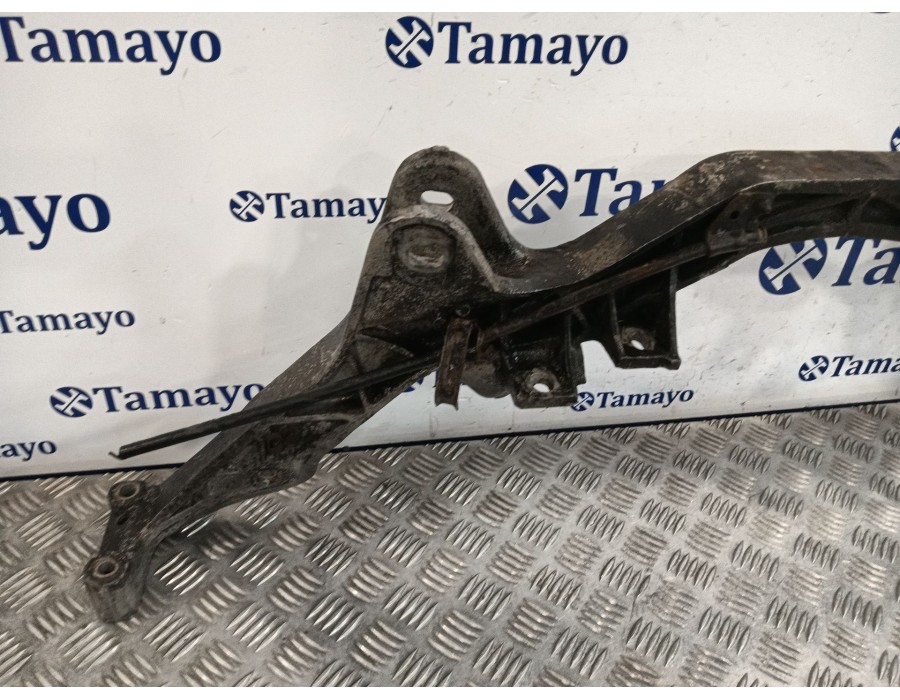 Recambio de soporte brazo suspension trasero izquierdo para porsche 928 4.5 referencia OEM IAM 92833113112  30281008001