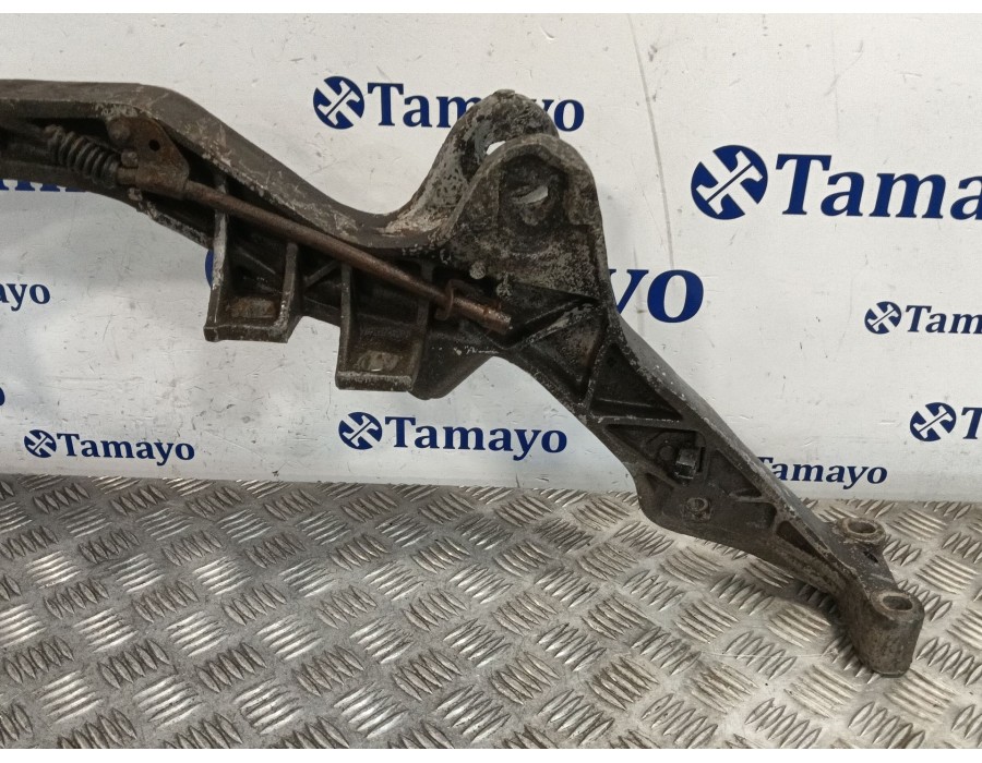 Recambio de soporte brazo suspension trasero izquierdo para porsche 928 4.5 referencia OEM IAM 92833113112  30281008001