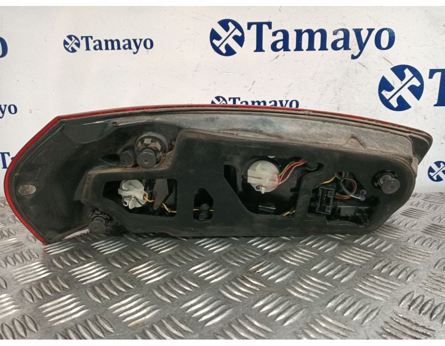 Recambio de piloto trasero derecho para citroën c4 picasso ii 1.6 bluehdi 120 referencia OEM IAM 9676120680  