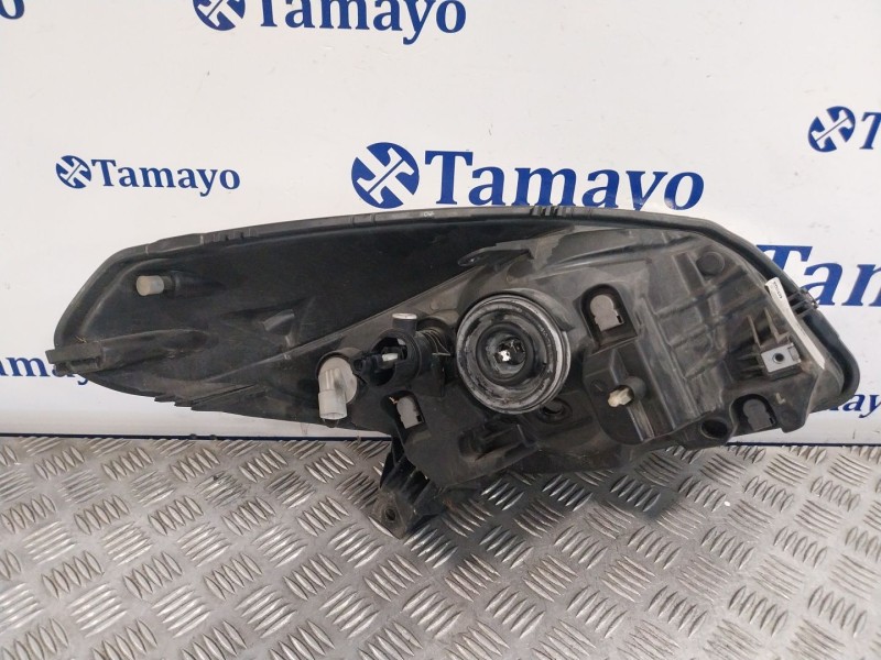 Recambio de faro izquierdo para dacia sandero 1.2 16v referencia OEM IAM 8200733878  