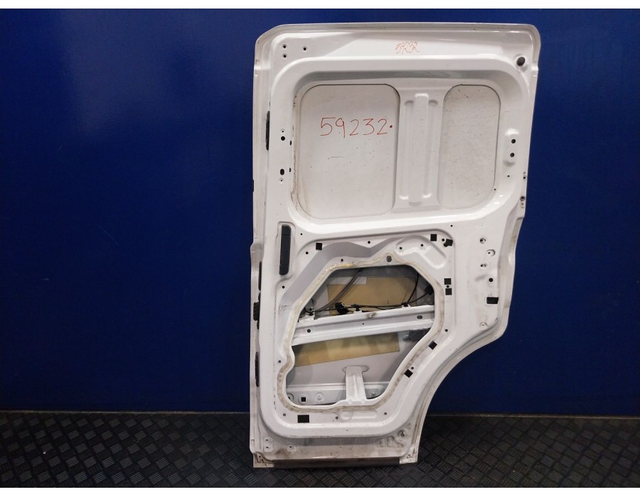 Recambio de puerta trasera derecha para ford transit courier b460 furgoneta/monovolumen 1.5 tdci referencia OEM IAM   