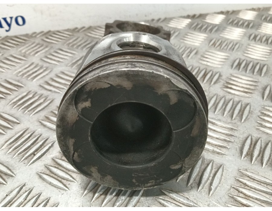 Recambio de piston para mercedes-benz sprinter (w901,w904) caja cerr. 208 d (901.3/902.361-362) referencia OEM IAM 601943  