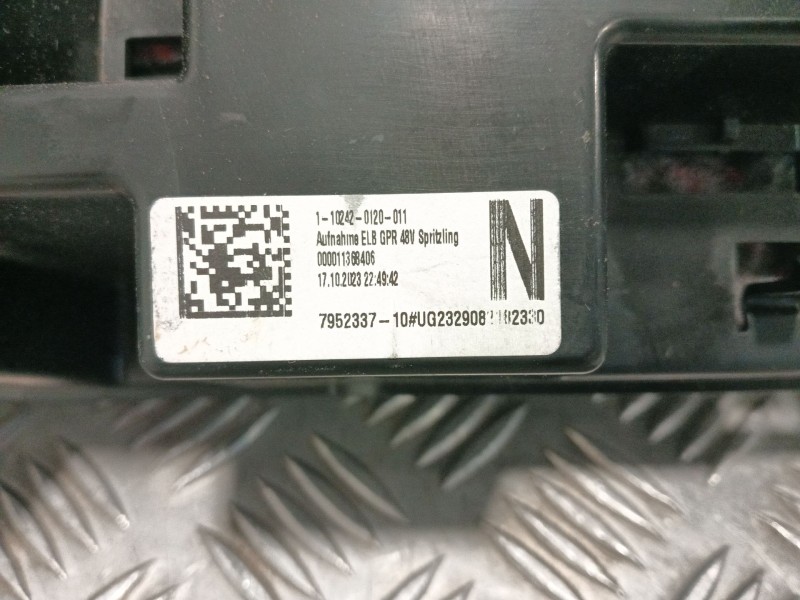 Recambio de molduras traseras para bmw 2 active tourer (u06) 220i mild hybrid referencia OEM IAM 51477952336 7952337 7952336