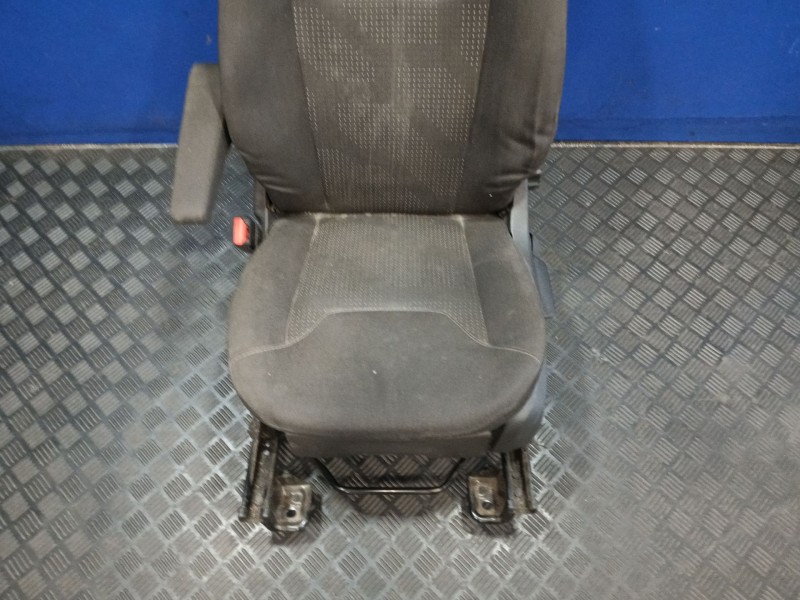Recambio de asiento delantero izquierdo para ford transit courier b460 furgoneta/monovolumen 1.5 tdci referencia OEM IAM   