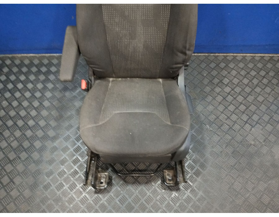 Recambio de asiento delantero izquierdo para ford transit courier b460 furgoneta/monovolumen 1.5 tdci referencia OEM IAM   
