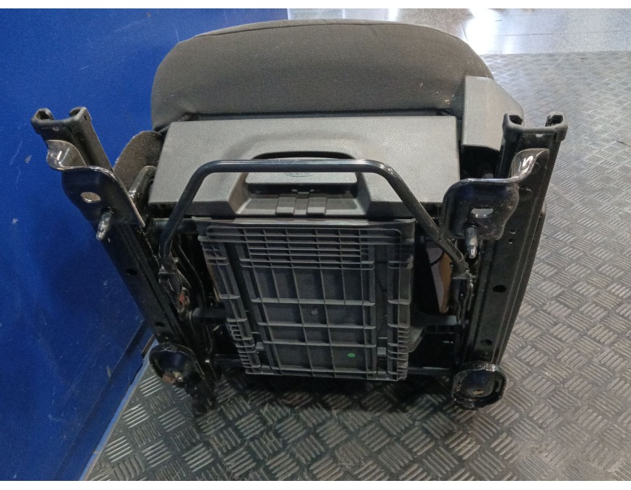 Recambio de asiento delantero izquierdo para ford transit courier b460 furgoneta/monovolumen 1.5 tdci referencia OEM IAM   