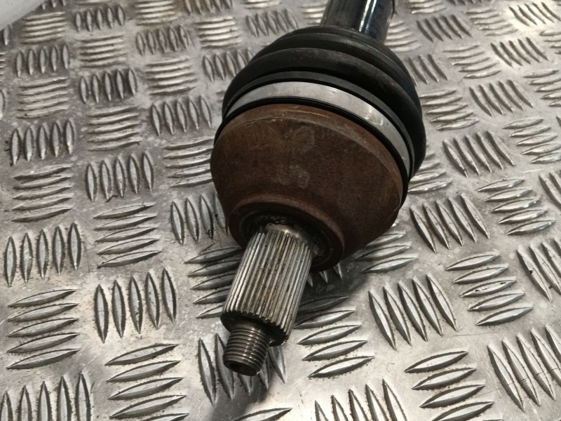 Recambio de transmision delantera derecha para seat ibiza iii (6l1) 1.4 16v referencia OEM IAM 6Q0407272DH 1J0407285F V622037