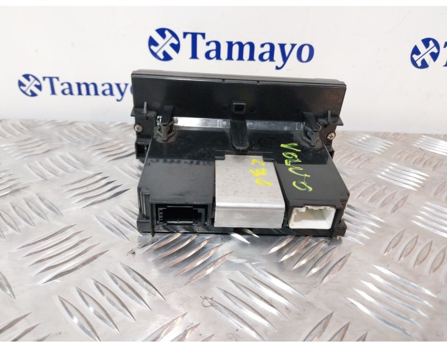Recambio de pantalla multifuncion para volvo c30 2.0 diesel cat referencia OEM IAM 30797719 69199100 A555G
