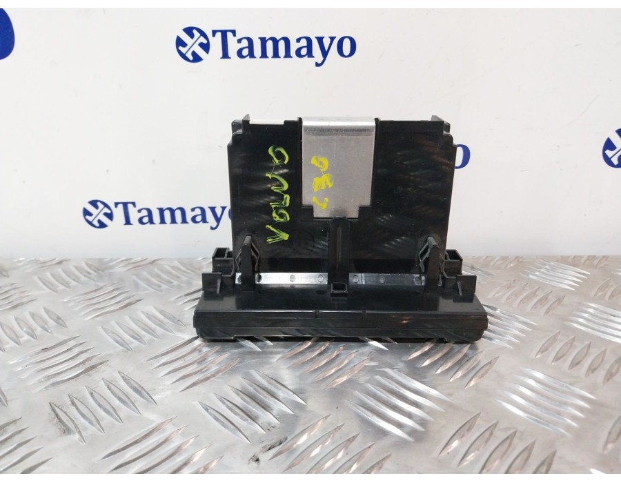 Recambio de pantalla multifuncion para volvo c30 2.0 diesel cat referencia OEM IAM 30797719 69199100 A555G