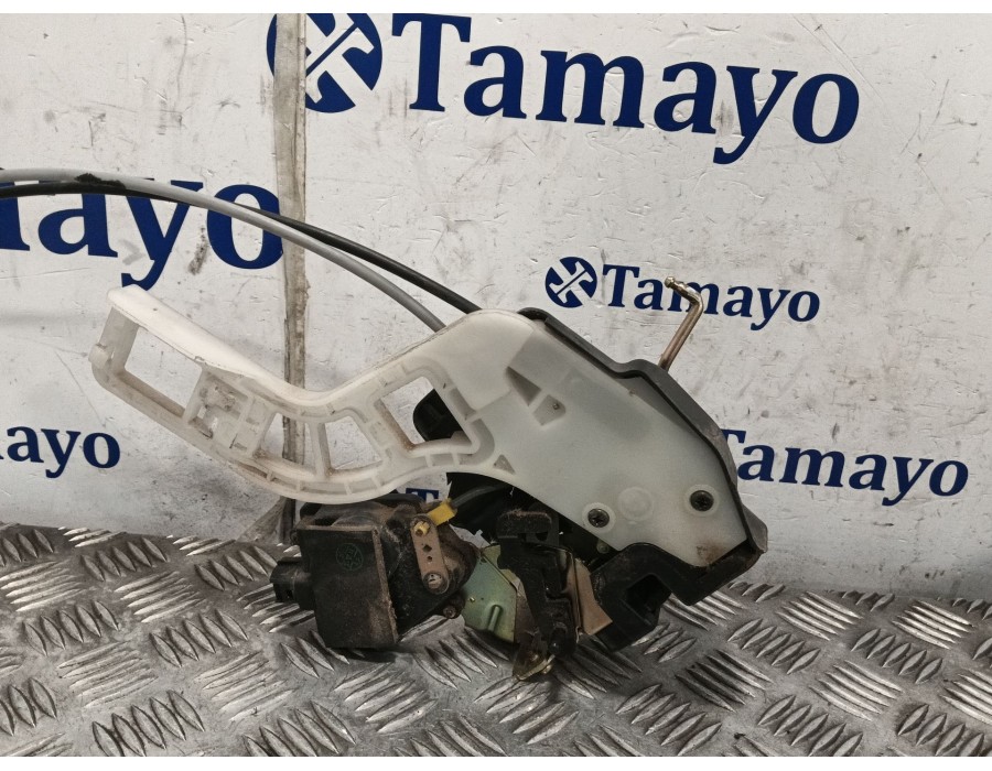 Recambio de cerradura puerta trasera derecha para kia sportage 2.0 crdi referencia OEM IAM 814201F010  