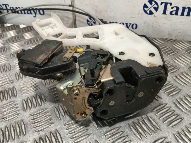 Recambio de cerradura puerta trasera derecha para kia sportage 2.0 crdi referencia OEM IAM 814201F010  