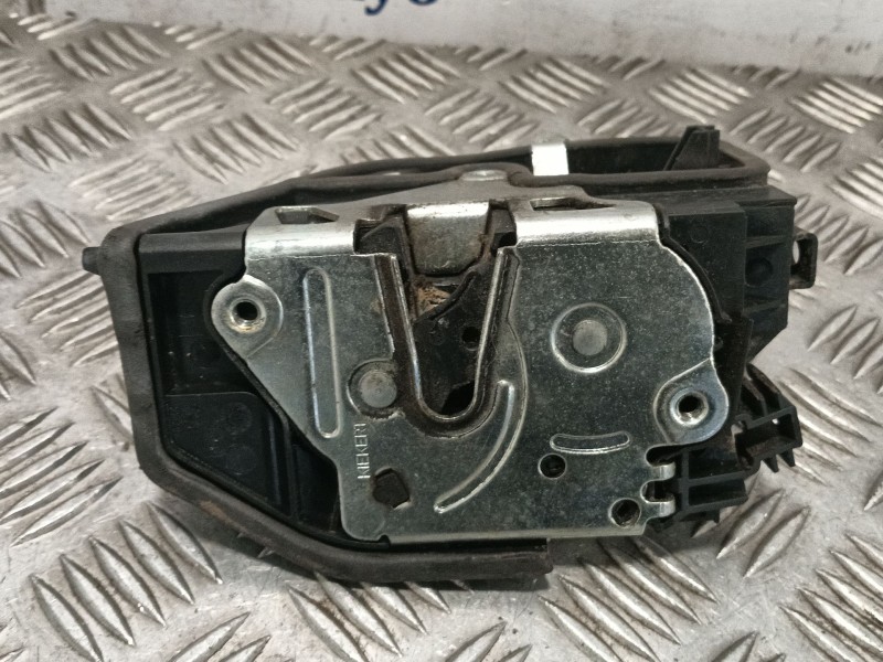 Recambio de cerradura puerta delantera izquierda para bmw serie 1 berlina (e81/e87) 1.6 16v cat referencia OEM IAM A046998  