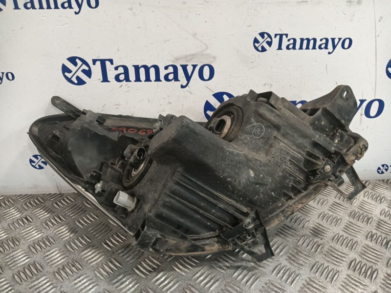 Recambio de faro izquierdo para toyota corolla verso (r1) referencia OEM IAM   
