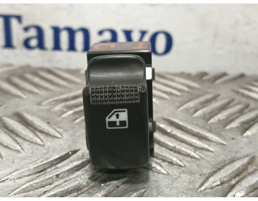 Recambio de mando elevalunas trasero derecho para kia sportage 2.0 crdi referencia OEM IAM   