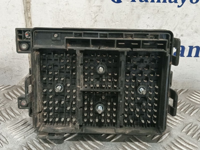 Recambio de caja reles / fusibles para kia sportage 2.0 crdi referencia OEM IAM 919511F240  