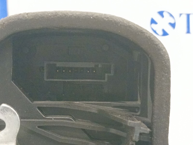 Recambio de cerradura puerta trasera izquierda para bmw serie 1 berlina (e81/e87) 1.6 16v cat referencia OEM IAM A046998  