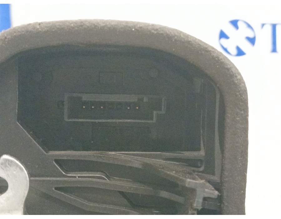 Recambio de cerradura puerta trasera izquierda para bmw serie 1 berlina (e81/e87) 1.6 16v cat referencia OEM IAM A046998  
