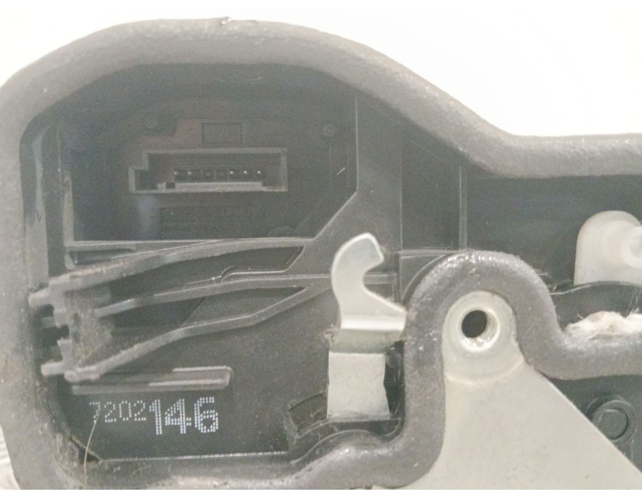 Recambio de cerradura puerta delantera derecha para bmw serie 1 berlina (e81/e87) 1.6 16v cat referencia OEM IAM A046998  720214