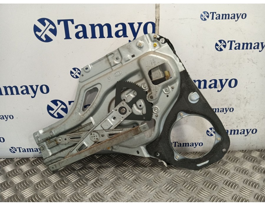 Recambio de elevalunas trasero derecho para kia sportage 2.0 crdi referencia OEM IAM 824801F000  