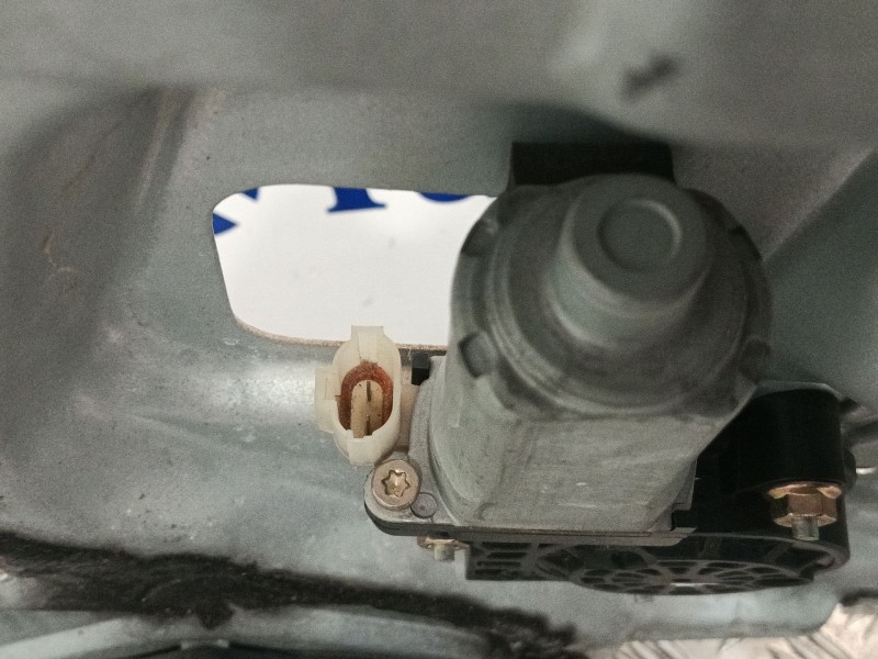 Recambio de elevalunas delantero derecho para kia sportage 2.0 crdi referencia OEM IAM 824801FXXX  