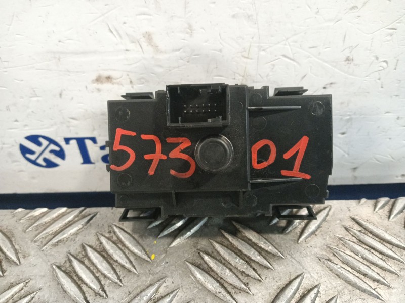 Recambio de mando luces para bmw serie 1 berlina (e81/e87) 1.6 16v cat referencia OEM IAM 6932794  33600102