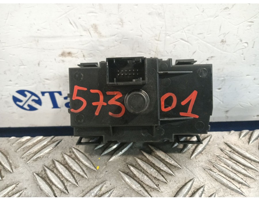 Recambio de mando luces para bmw serie 1 berlina (e81/e87) 1.6 16v cat referencia OEM IAM 6932794  33600102