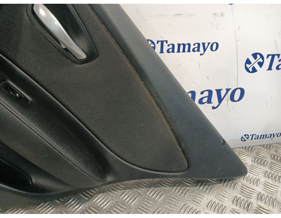 Recambio de guarnecido puerta trasera derecha para bmw serie 1 berlina (e81/e87) 1.6 16v cat referencia OEM IAM 6979860  