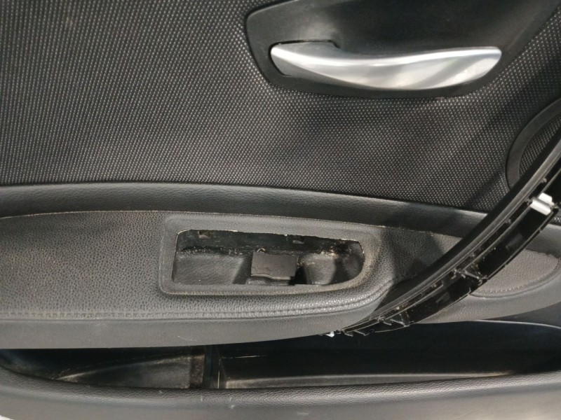Recambio de guarnecido puerta delantera izquierda para bmw serie 1 berlina (e81/e87) 1.6 16v cat referencia OEM IAM 6979859  