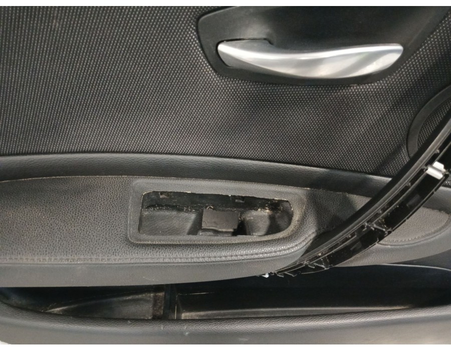 Recambio de guarnecido puerta delantera izquierda para bmw serie 1 berlina (e81/e87) 1.6 16v cat referencia OEM IAM 6979859  
