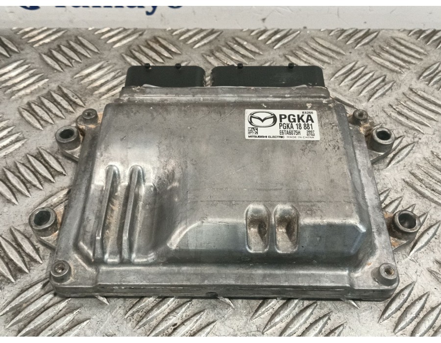 Recambio de centralita motor uce para mazda cx-30 (dm) skyactiv-g m hybrid referencia OEM IAM PGKA18881  