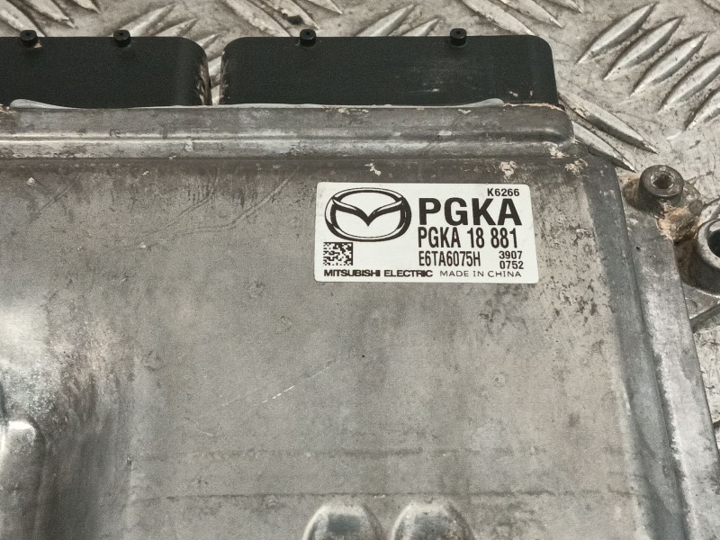 Recambio de centralita motor uce para mazda cx-30 (dm) skyactiv-g m hybrid referencia OEM IAM PGKA18881  