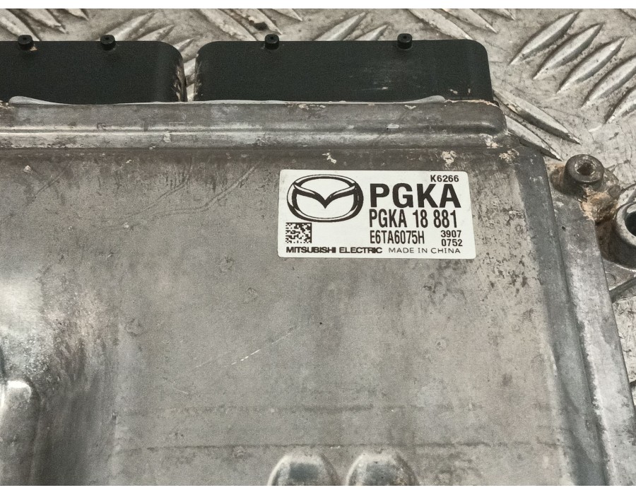 Recambio de centralita motor uce para mazda cx-30 (dm) skyactiv-g m hybrid referencia OEM IAM PGKA18881  