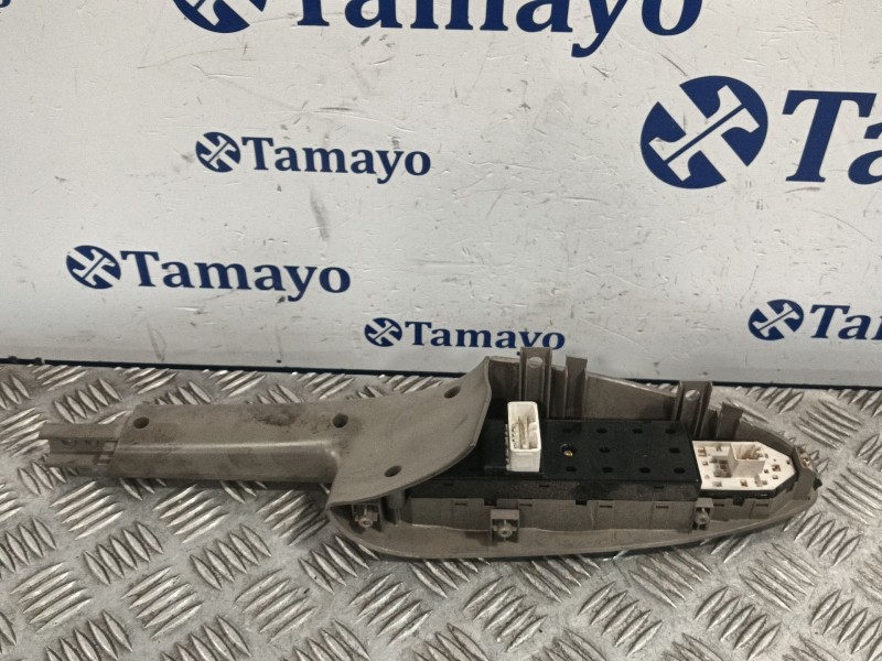 Recambio de mando elevalunas delantero izquierdo para hyundai tucson (jm) 2.0 crdi cat referencia OEM IAM 935702E200  935702E400
