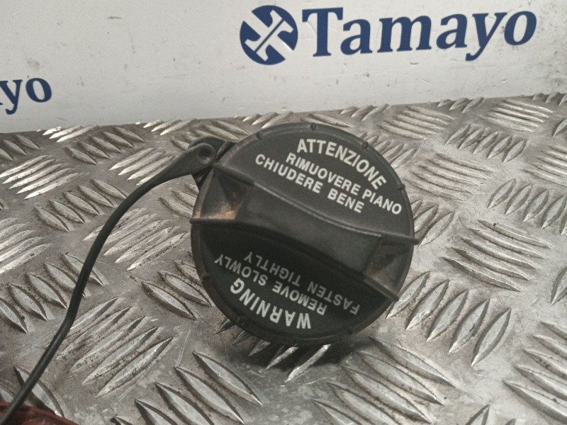 Recambio de tapon combustible para kia rio 1.2 cat referencia OEM IAM 695101W200  